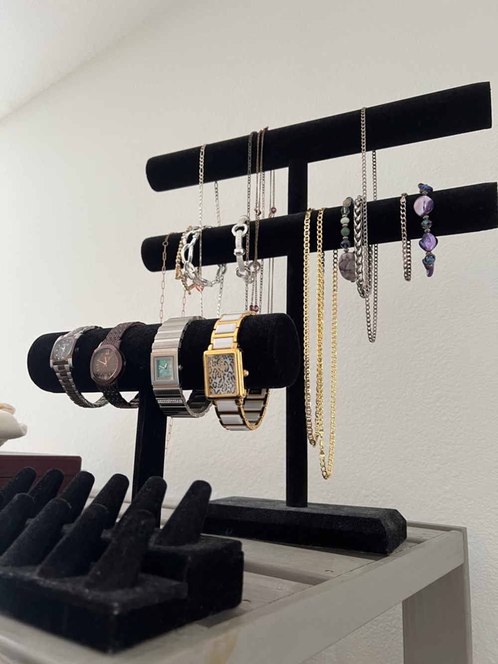 3 jewelry stands - Picture 3 of 9